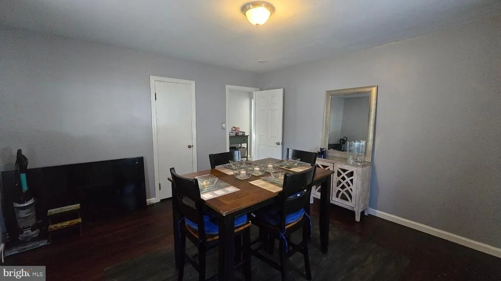 Photo of 140 ROBBINS AVENUE
