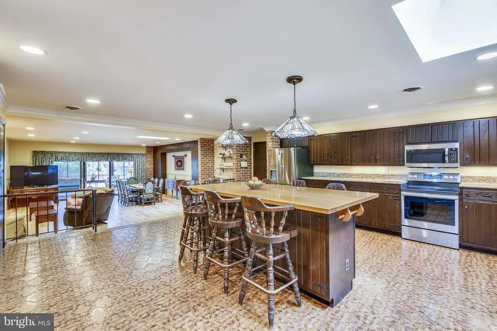 Photo of 8015 GOODHURST DRIVE
