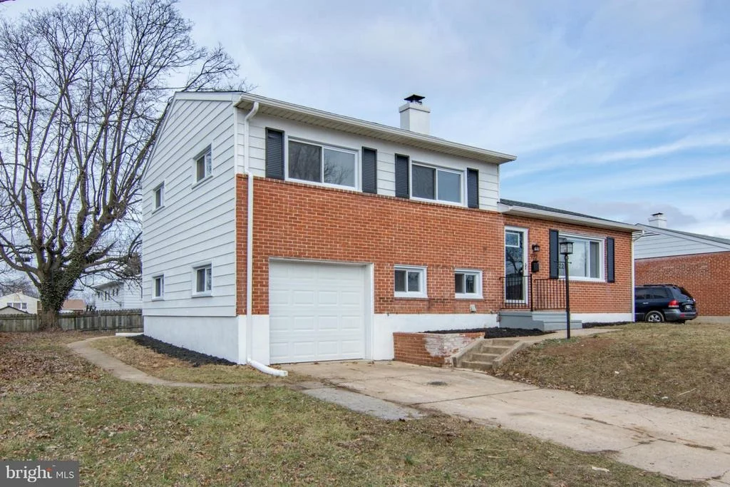 Photo of 922 BARDSWELL ROAD