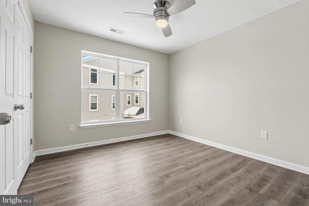 Photo of 5902 FORUM SQUARE