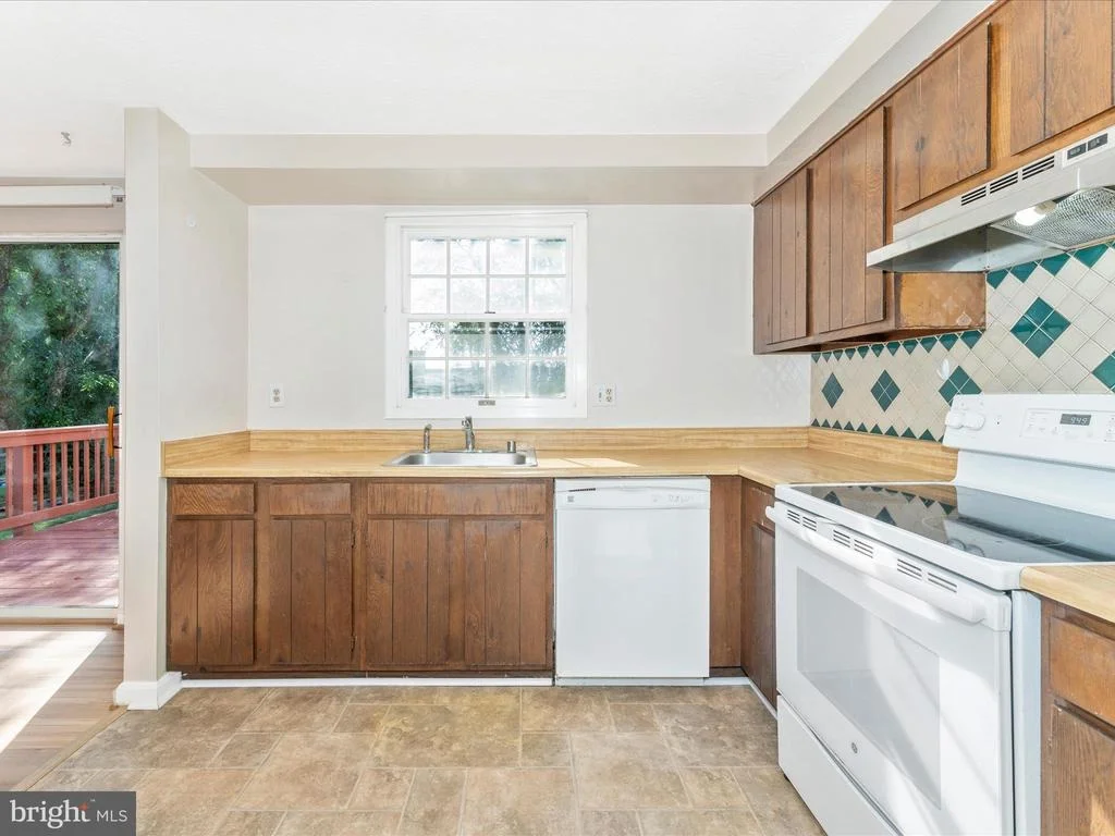 Photo of 158 STONEGATE DRIVE