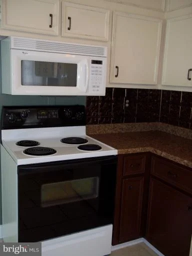 Photo of 27 E STREET E