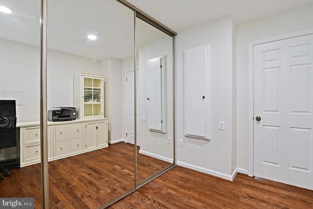 Photo of 7712 LEAR ROAD