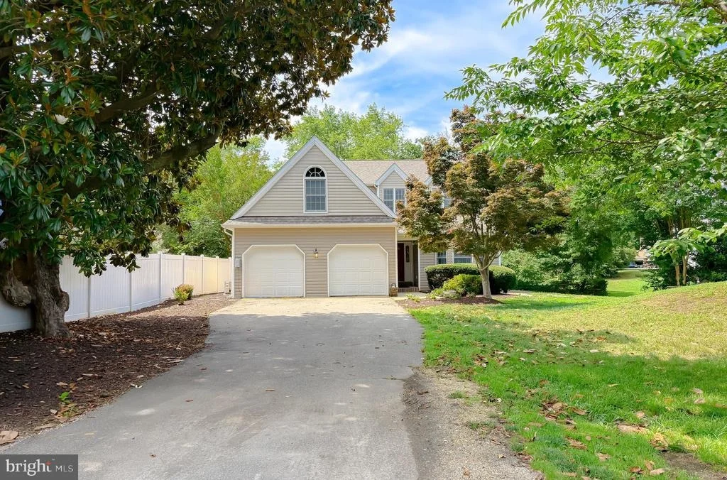 Photo of 40777 CENTER 40 CIRCLE