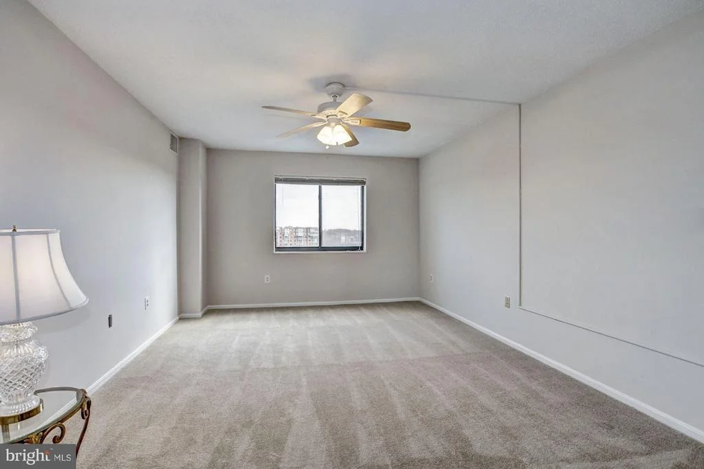 Photo of Unit 31007 at 15115 INTERLACHEN DRIVE