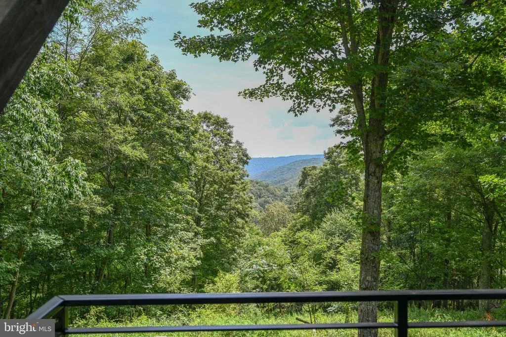 Photo of 415 NAZELROD ROAD