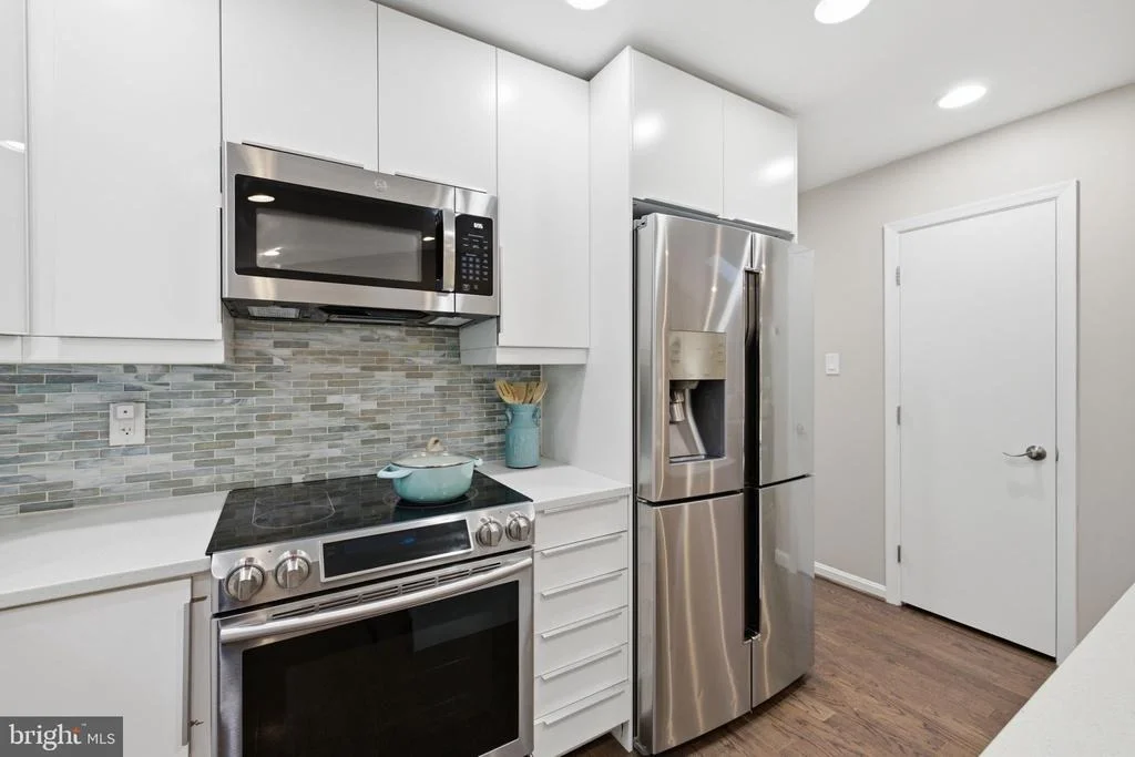 Photo of 7371 CROWN LANE