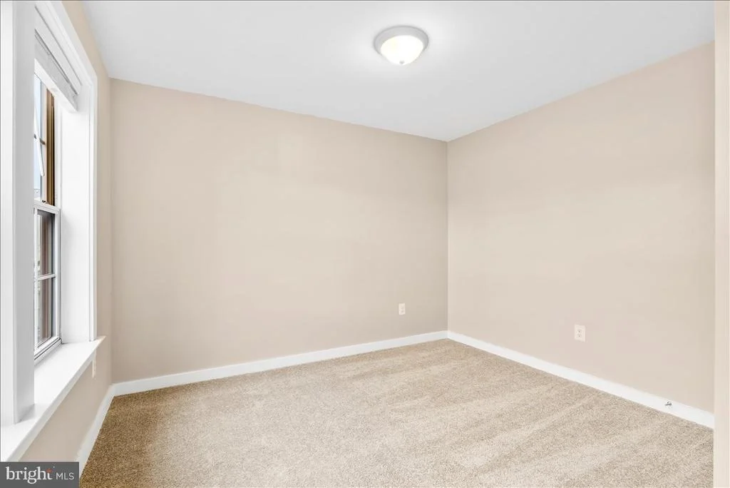 Photo of 1010 SAXTON DRIVE