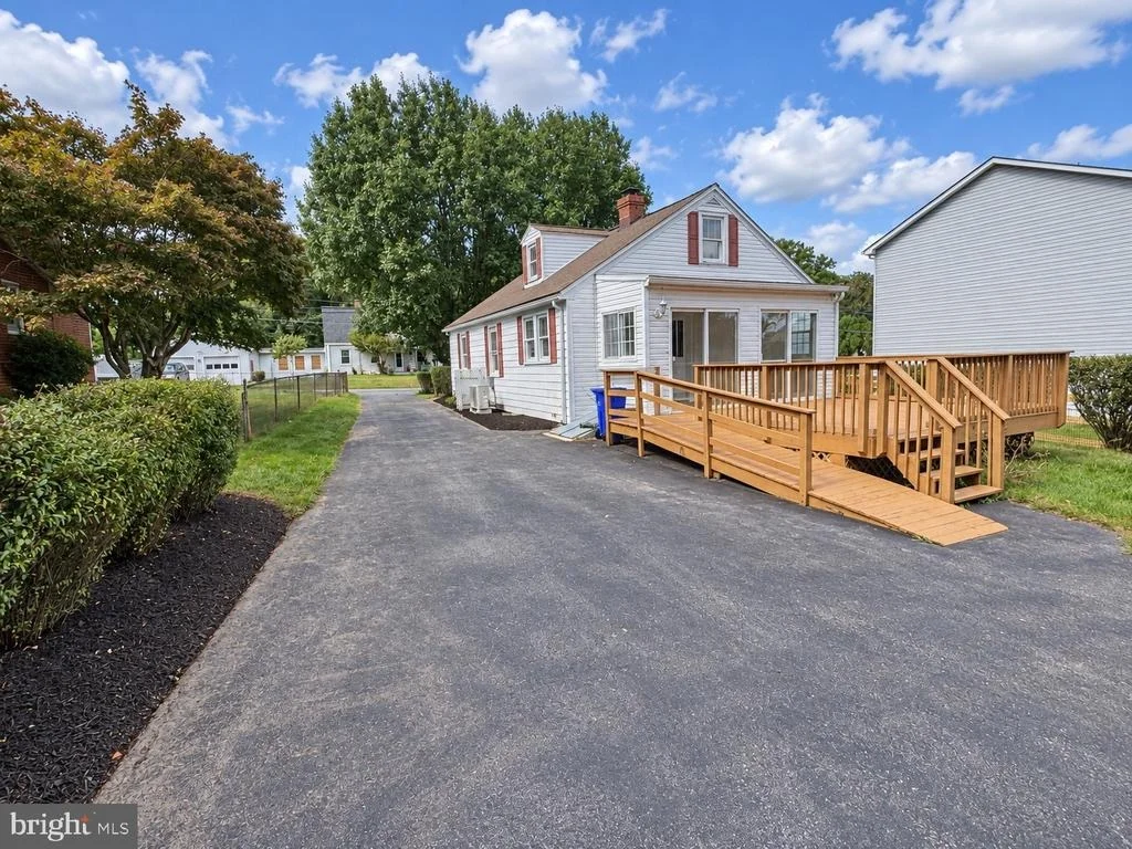 Photo of 8921 YELLOW SPRINGS ROAD