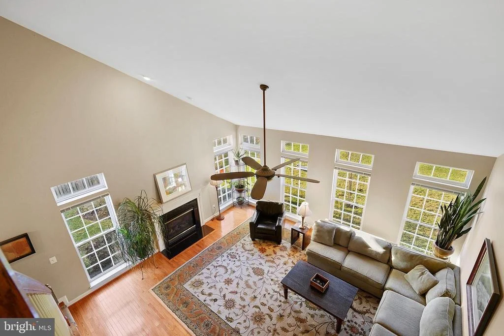 Photo of 42490 LONGACRE