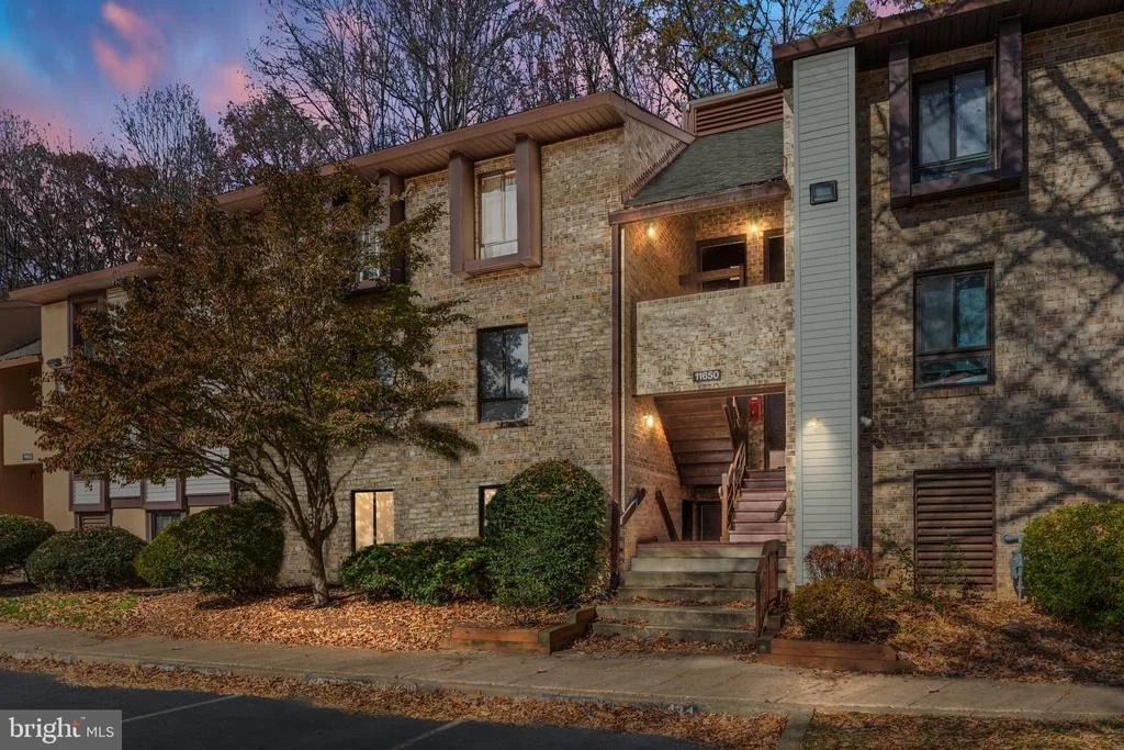 Photo of Unit 901B at 11650 STONEVIEW SQUARE