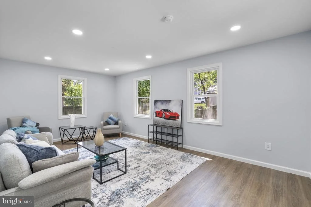Photo of 4010 FOREST GROVE
