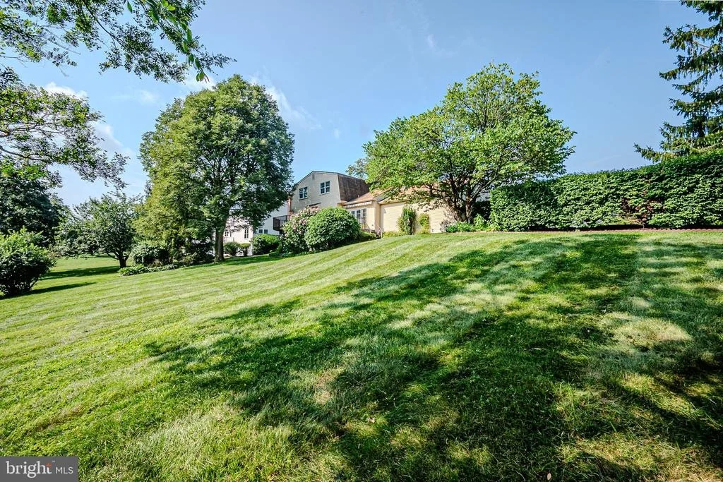 Photo of 49 TENBY CHASE DRIVE