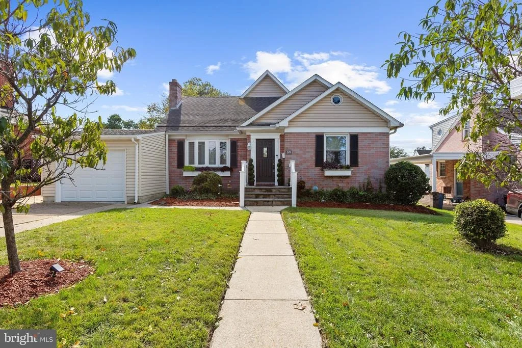 Photo of 545 FOREST VIEW ROAD