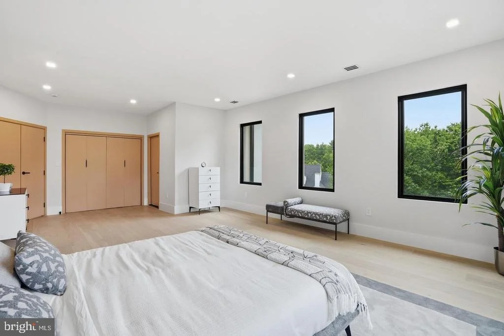 Photo of 1124 SAVILE LANE