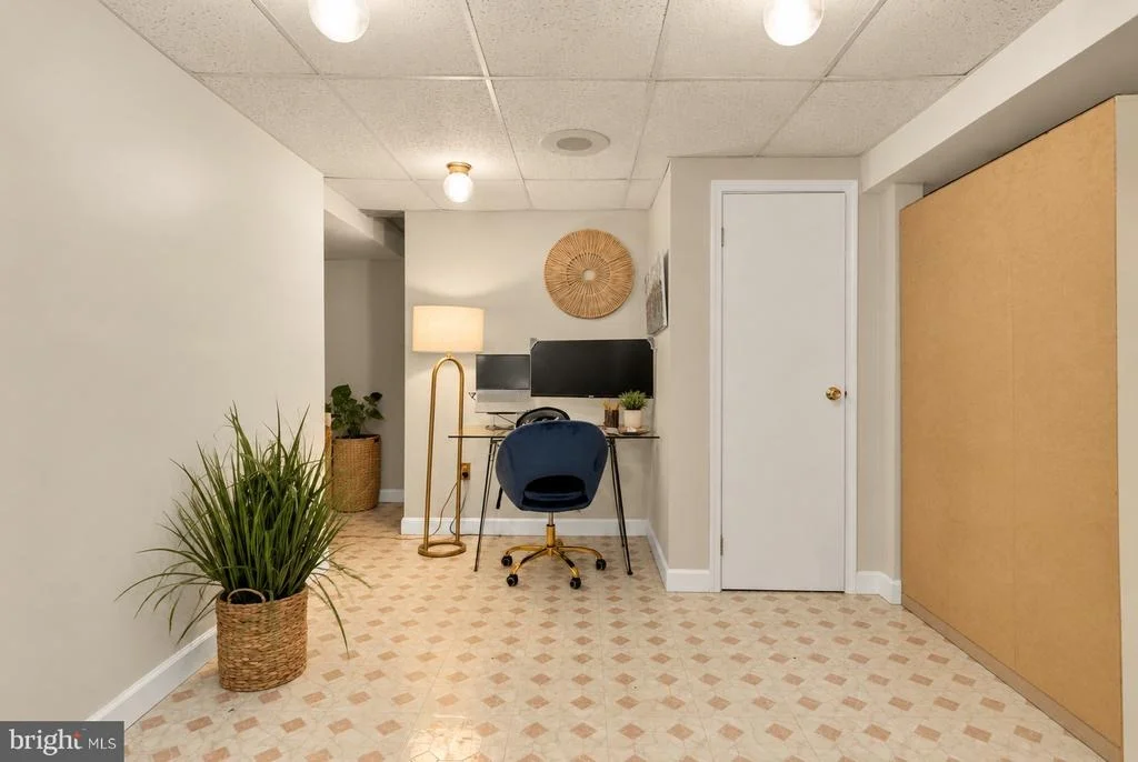 Photo of 9400 FOX RUN DRIVE