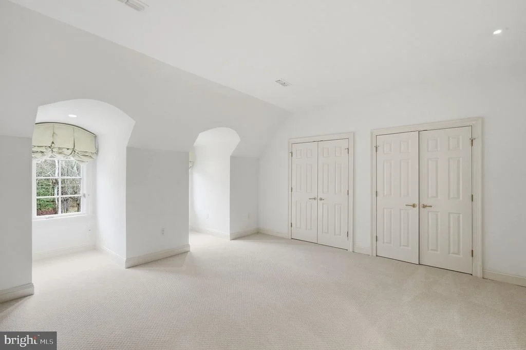Photo of 904 MACKALL AVENUE
