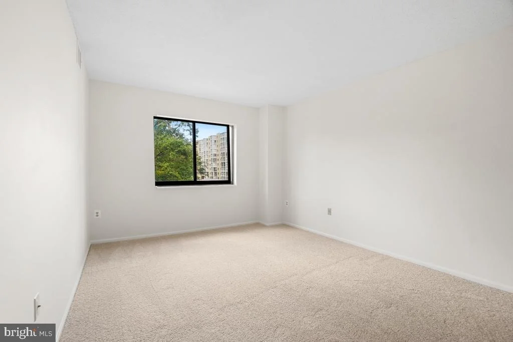 Photo of Unit 2321 at 15107 INTERLACHEN DRIVE