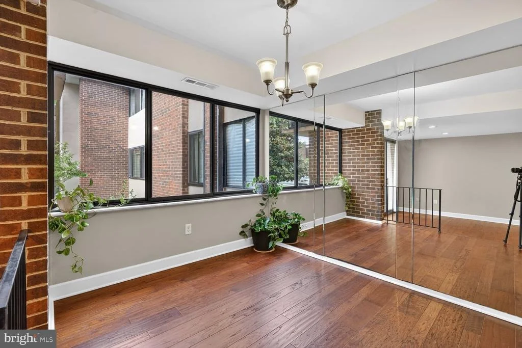 Photo of Unit 20201 at 2004 COLERIDGE DRIVE