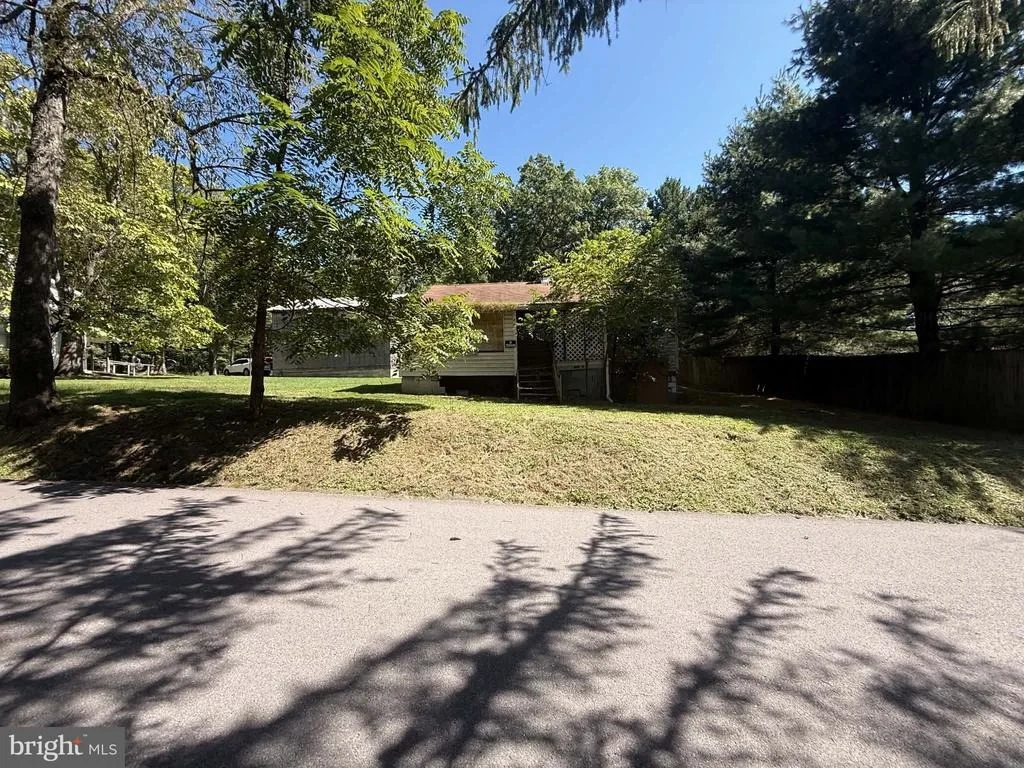 Photo of 809 N