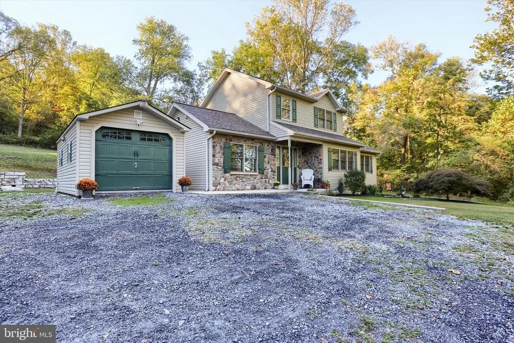Photo of 615 SINGER LANE