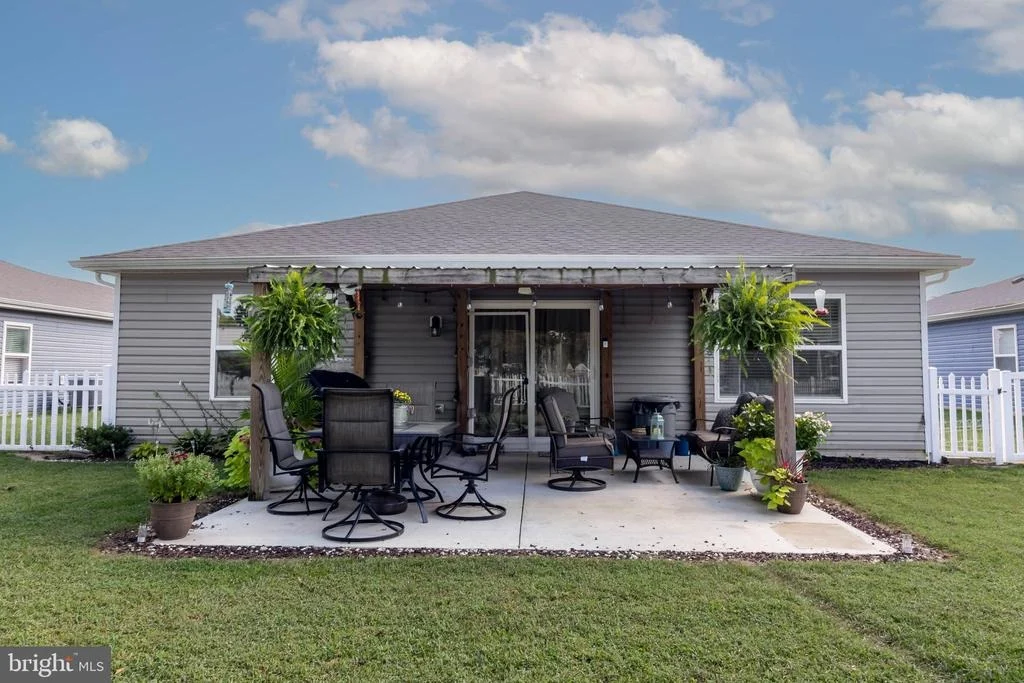 Photo of 142 POND VIEW LANE