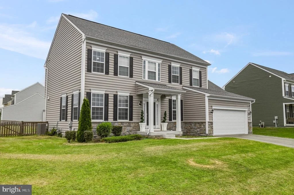 Photo of 18316 PETWORTH CIRCLE