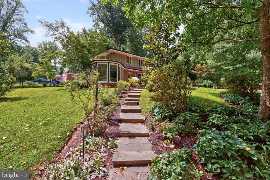Photo of 1118 ORCHARD WAY