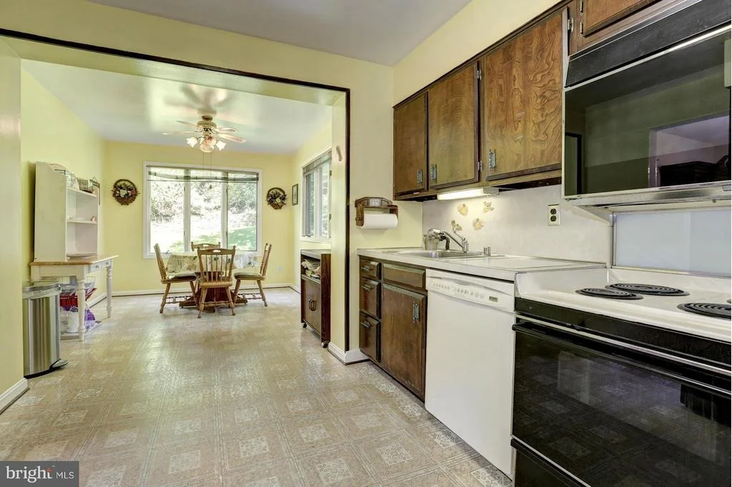 Photo of 302 BURNT MILLS AVENUE