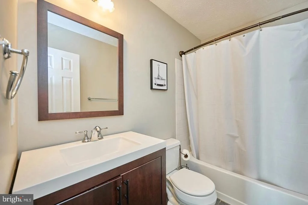 Photo of 806 RUST DRIVE NE