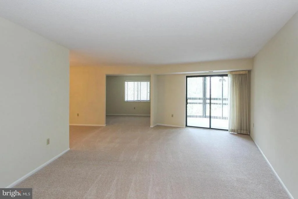 Photo of Unit 718 at 15100 INTERLACHEN DRIVE