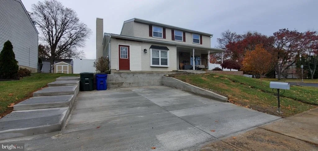 Photo of 1800 LAWNVIEW DRIVE