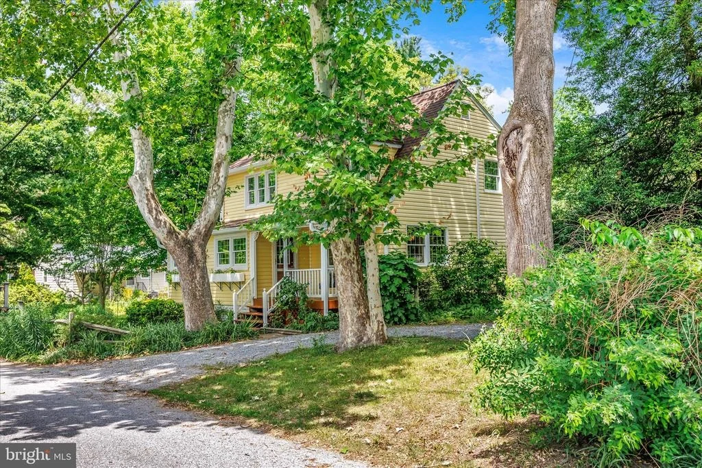 Photo of 565 SUNSET KNOLL ROAD