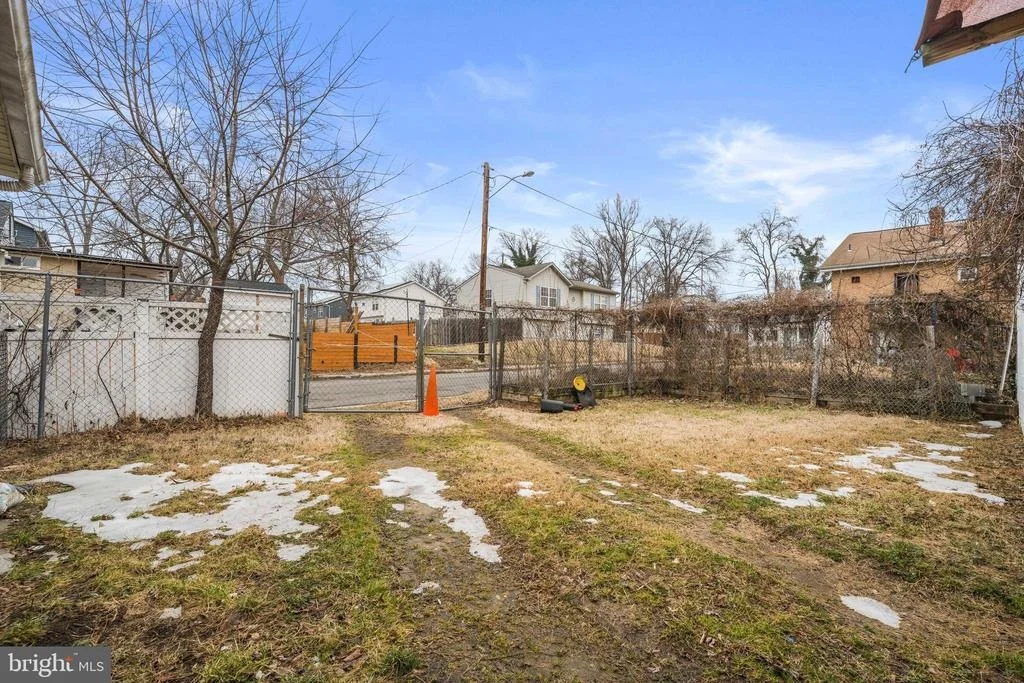 Photo of 809 EASTERN AVENUE