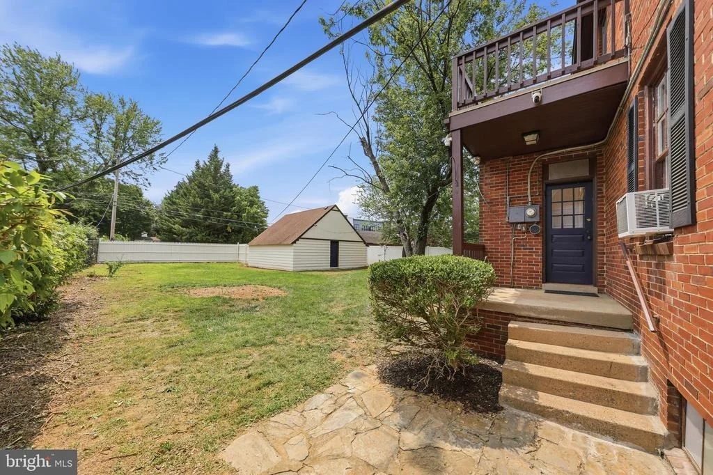 Photo of 408 CARROLL PARKWAY