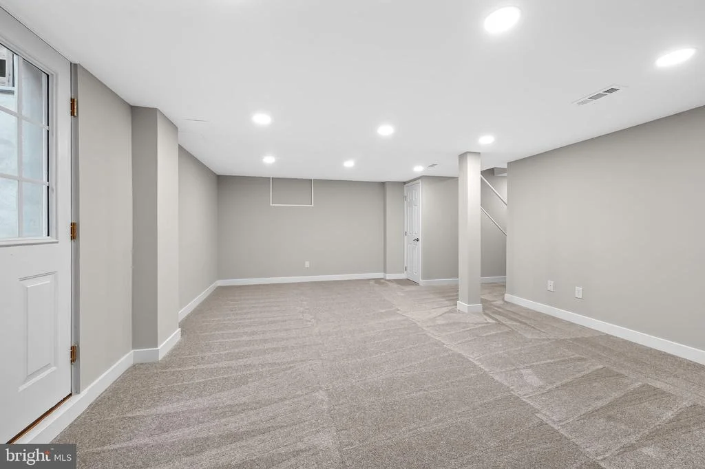Photo of 427 YORKSHIRE DRIVE