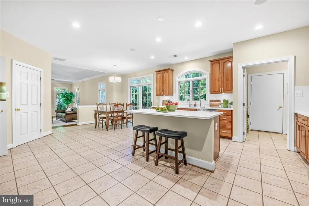 Photo of 6807 MEADOW LANE