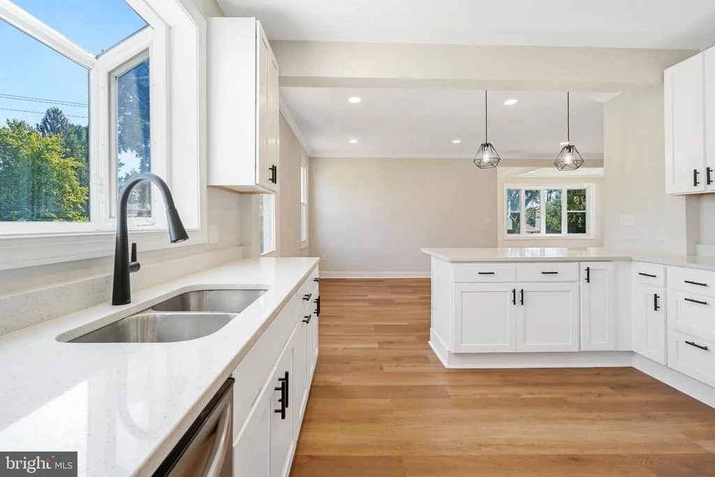 Photo of 692 RIDGE