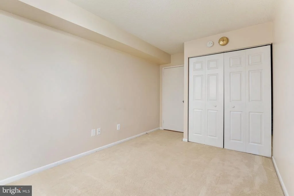 Photo of Unit 901B at 11650 STONEVIEW SQUARE