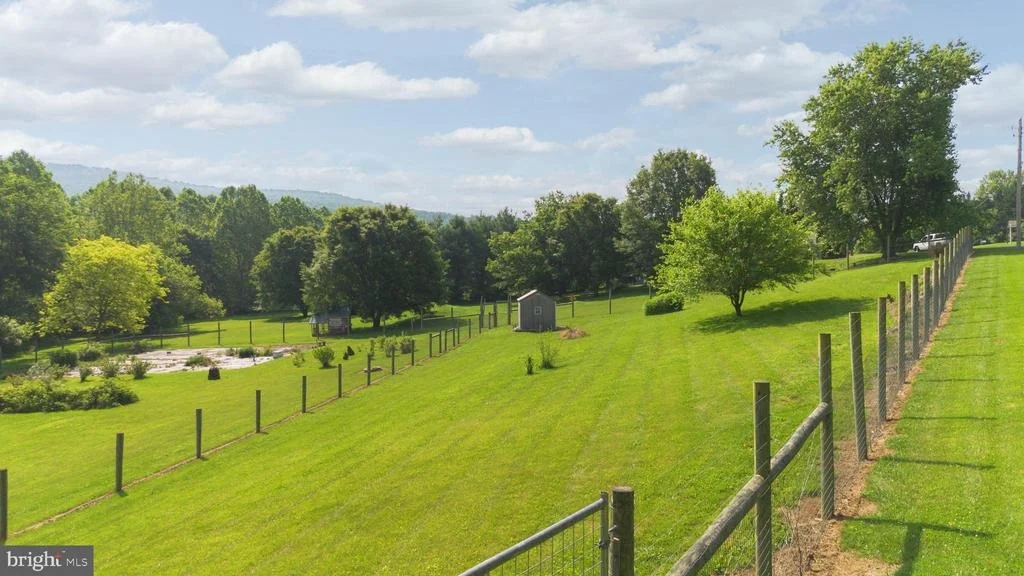 Photo of 8613 HOLLOW ROAD