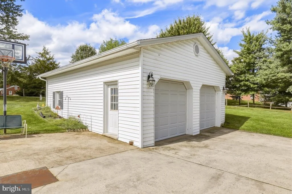 Photo of 2242 JEFFERSON PIKE