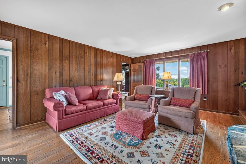 Photo of 6916 SUMMERSWOOD DRIVE