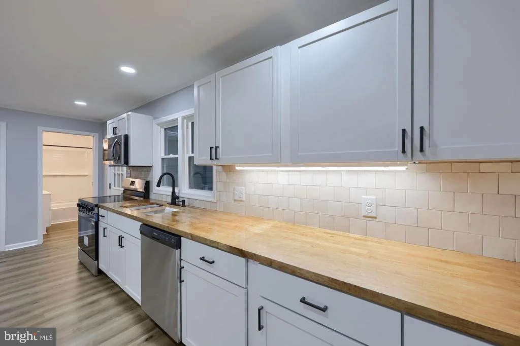 Photo of 1384 ROUNDTOP ROAD