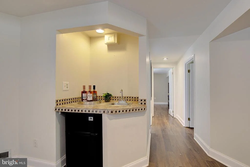 Photo of 2190 HALLMARK COURT