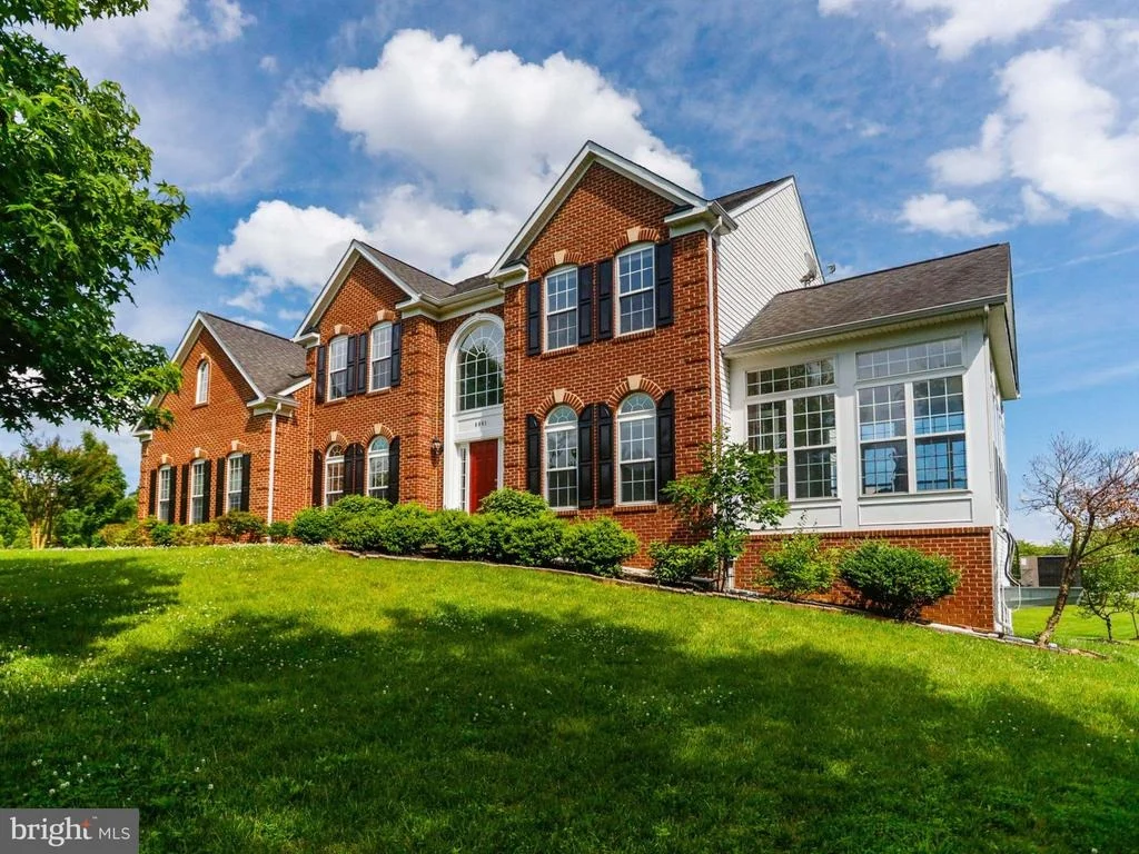 Photo of 6961 TANGLEWOOD DRIVE