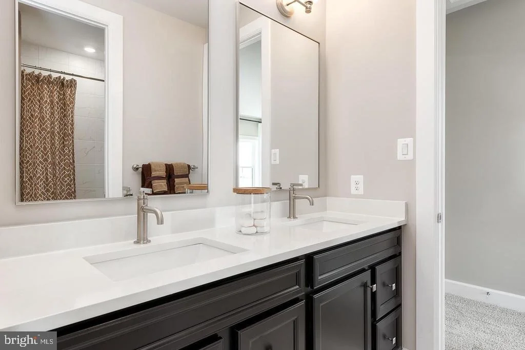 Photo of 1317 LEELAND FOREST