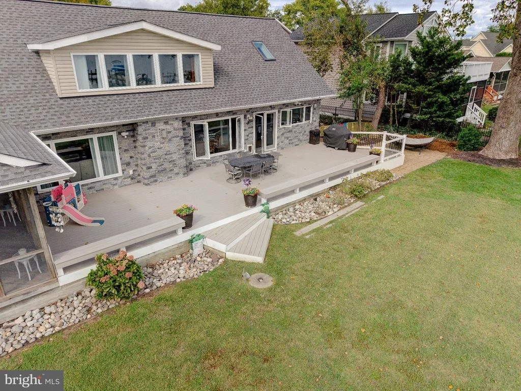 Photo of 8107 VENTNOR ROAD