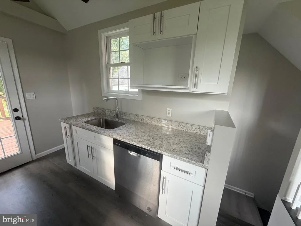 Photo of 10516 BIRD RIVER ROAD