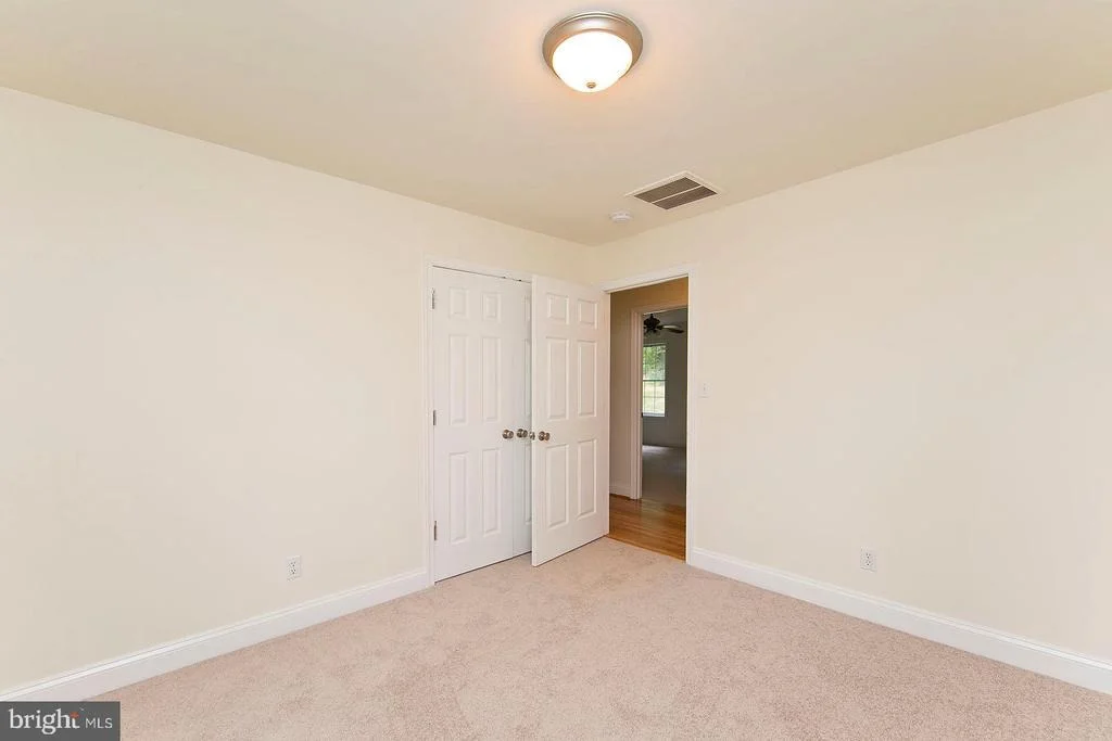 Photo of 401 BLUEBIRD TRL