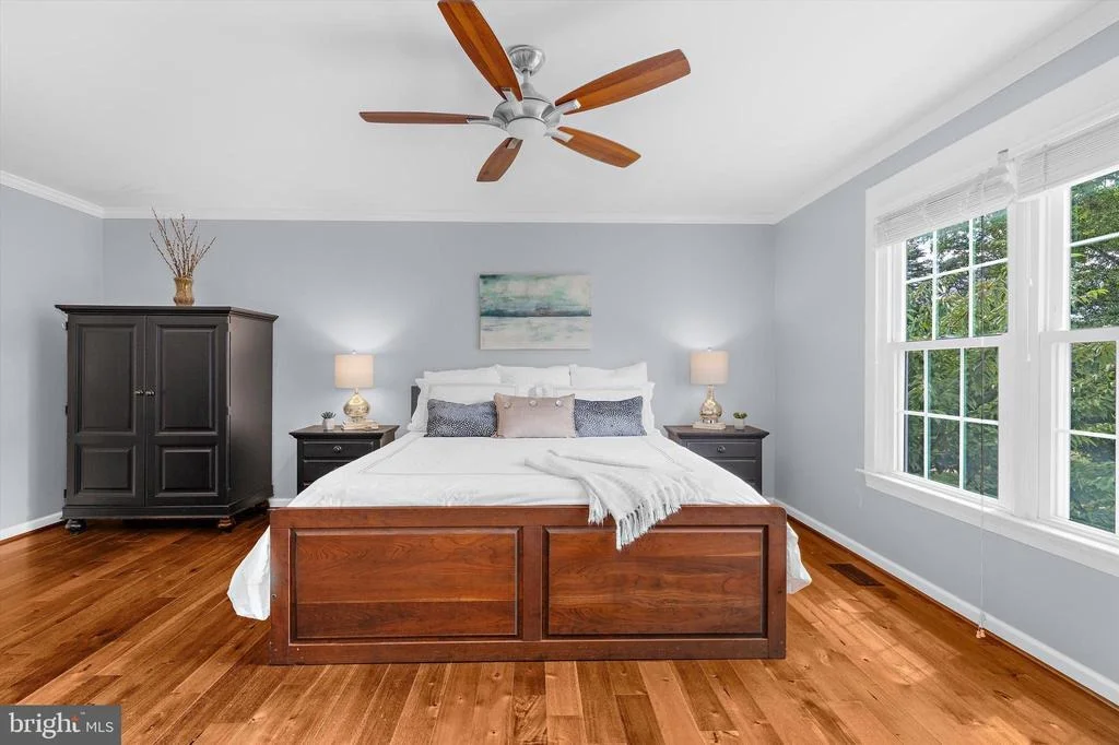 Photo of 527 BAY HILLS DRIVE